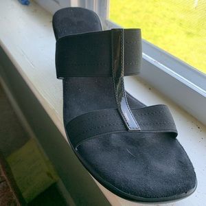 Black sandal wedges